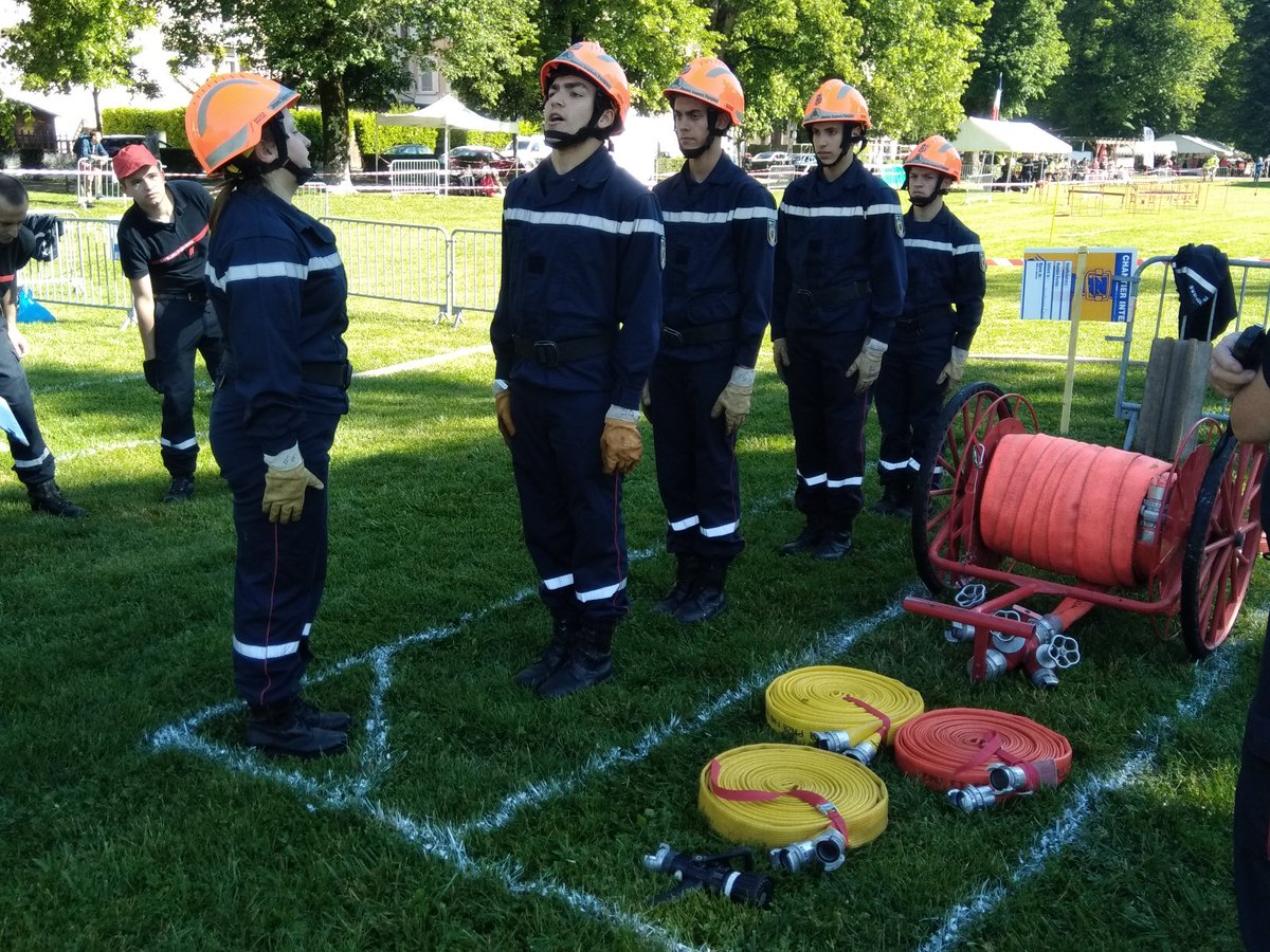udsp_38's tweet image. Les épreuves (incendie, secourisme et #PSSP ) du rassemblement départemental des #JSP de l @udsp_38 se déroulent bien sous un beau soleil Manifestation parfaitement organisée par les #Pompiers de Vaulnaveys @sdis38