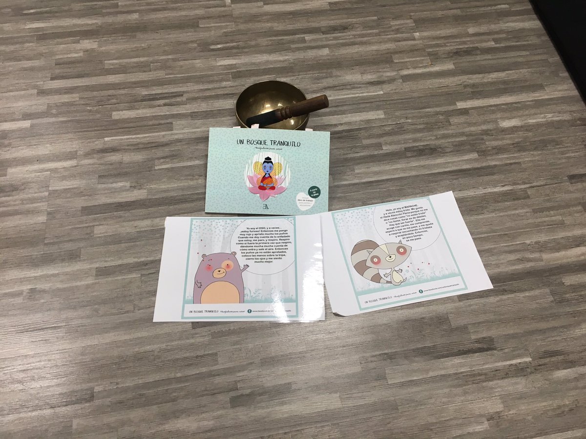 Diazcanejaeduca's tweet photo. A punto de comenzar nuestra tercera sesión de Mindfulness en familia @Alzentro 5 padres y 4 niños, de entre 5 y 8 años años se han animado esta vez. Y por supuesto... nos acompaña el Hada de la Atención Plena @unbosquetranqui @Elaeditorial https://t.co/XqRhtzEXBV