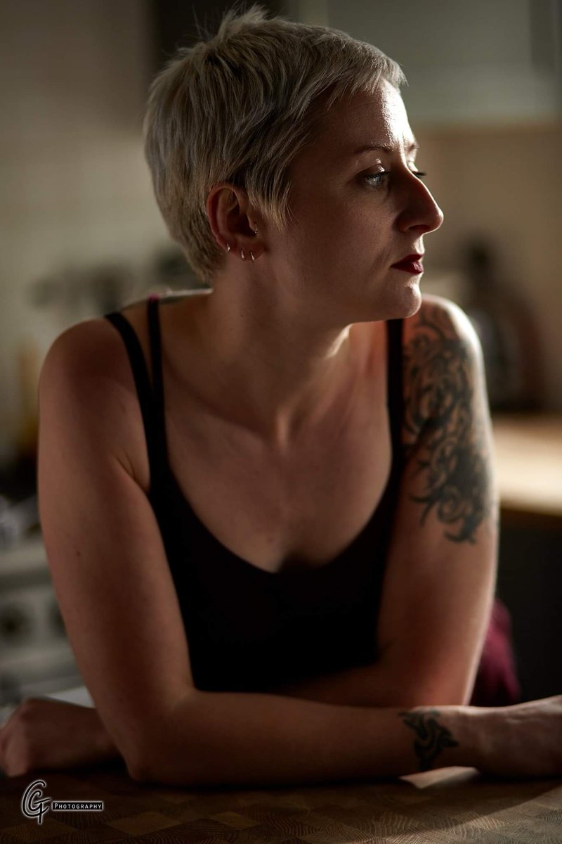 cgfphotography's tweet image. I think this is a pretty good use of my kitchen! #portraiture #portraitphotography #stunningmodel