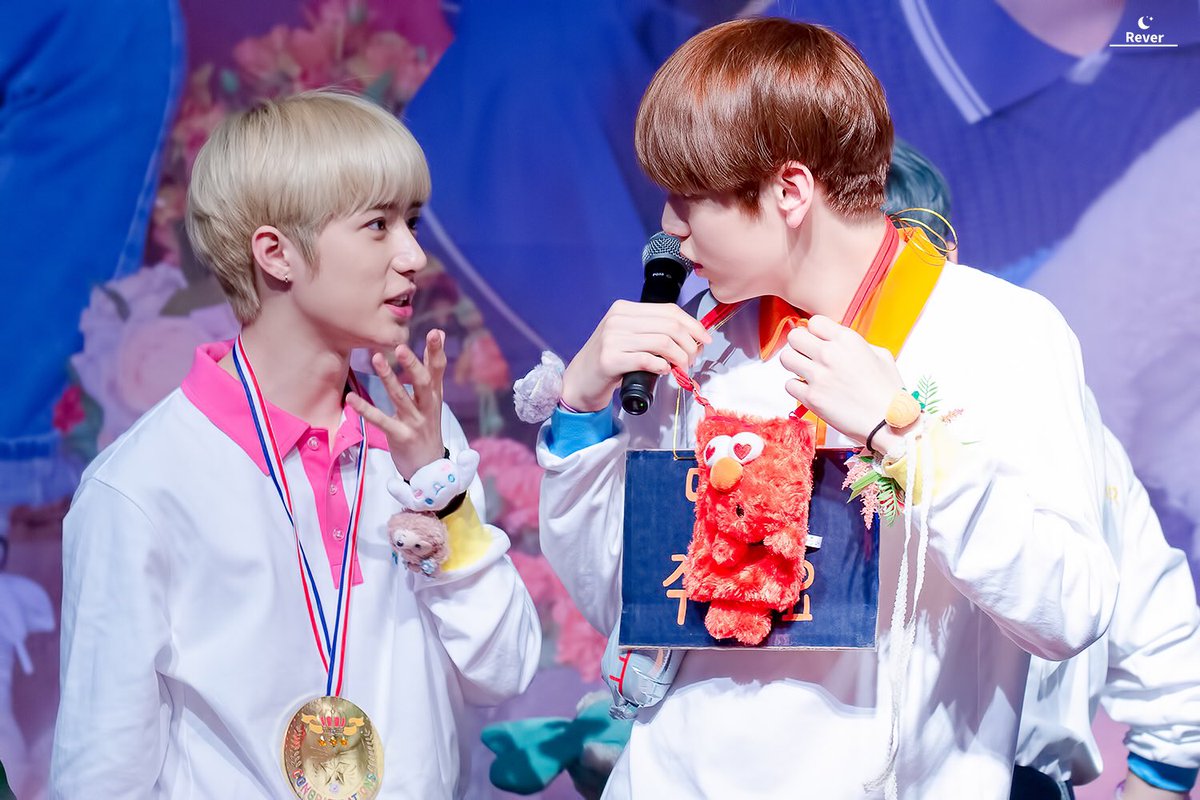 soobeomss's tweet photo. B : which is more important to u ? ur life or me ?
S : before i answer you that , let me ask u first
B : sure
S : is there a difference between you and my life ? 

🙄😂

#soobim #beomgyu
#soogyu #soobeom #TXT #TOMORROWXTOGETHER https://t.co/mdMmeZCIjf