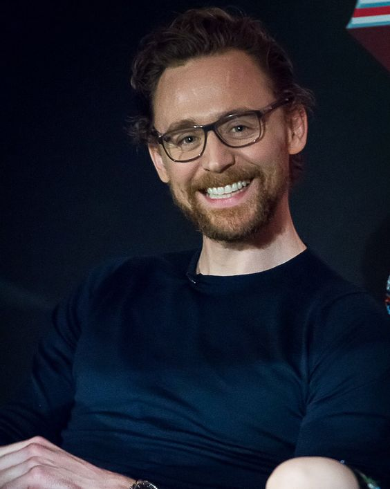 Liliaandjoyce's tweet image. This smile is so cute!
#TomHiddleston #ThemeFreeWeekend @HiddlestonSpam