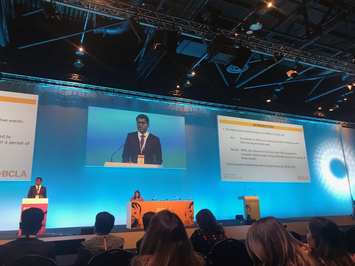 UNSWoptomvsci's tweet photo. Da Vinci Award Winner ⁦Parthu Kalaiselvan @_bcla #antibacterial #contactlens ⁦@UNSWScience⁩ https://t.co/DxxT4tza1e