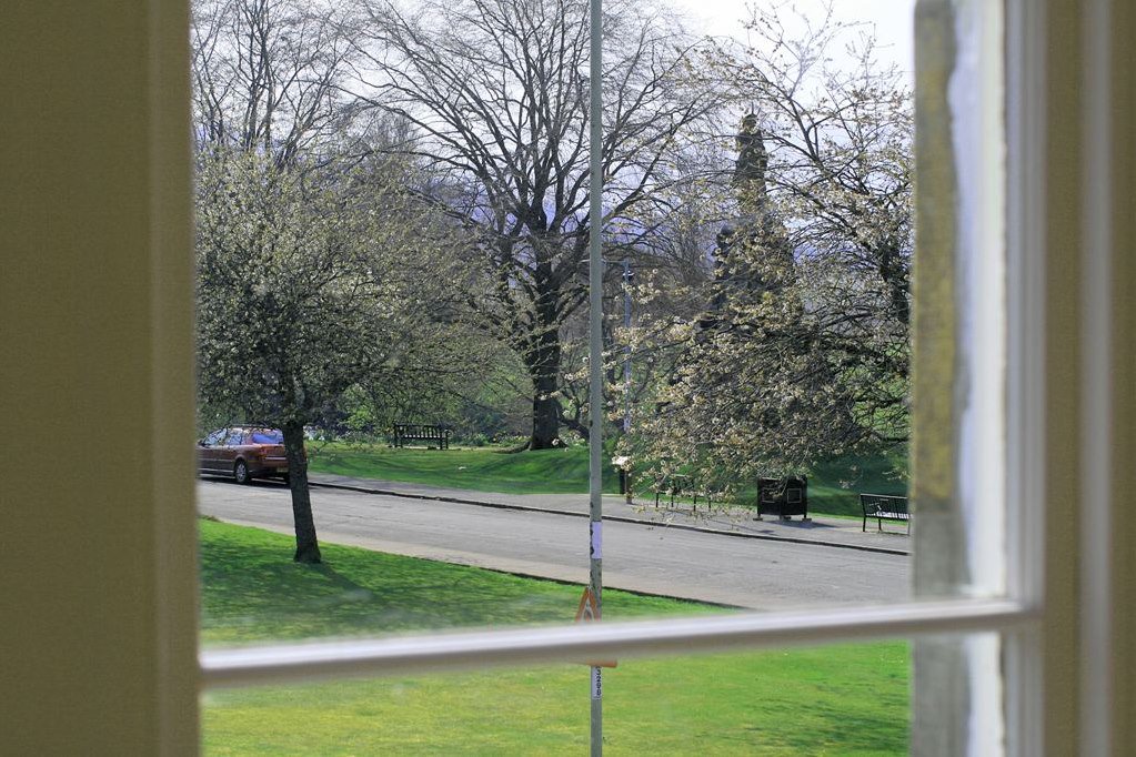 *****FOR SALE*****
APT 1, CRAIGTHUILL, TAYBRIDGE ROAD,
ABERFELDY, PH15 2FH.
OFFERS OVER £230,000
Irving Geddes are delighted to offer for sale this exceptional main door 2 bed maisonette apt, forming part of a most handsome converted period property. 
onthemarket.com/details/681479…