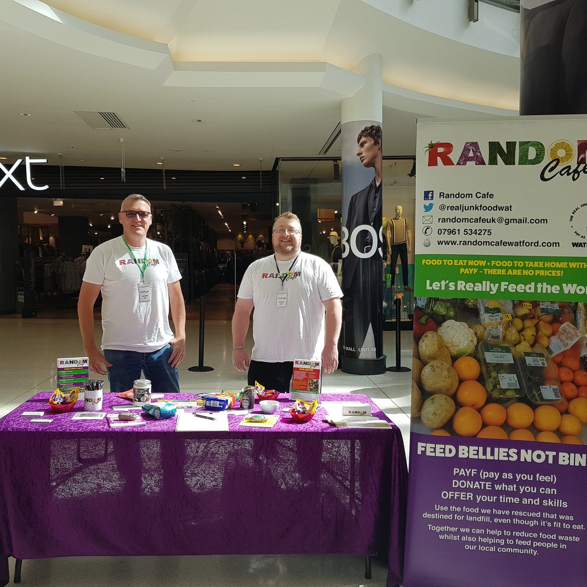 Come and visit Steve and Neal at the volunteers fair outside Next in the intu centre today 💚
#madewithsaved #therealjunkfoodproject #volunteersfair
#watford