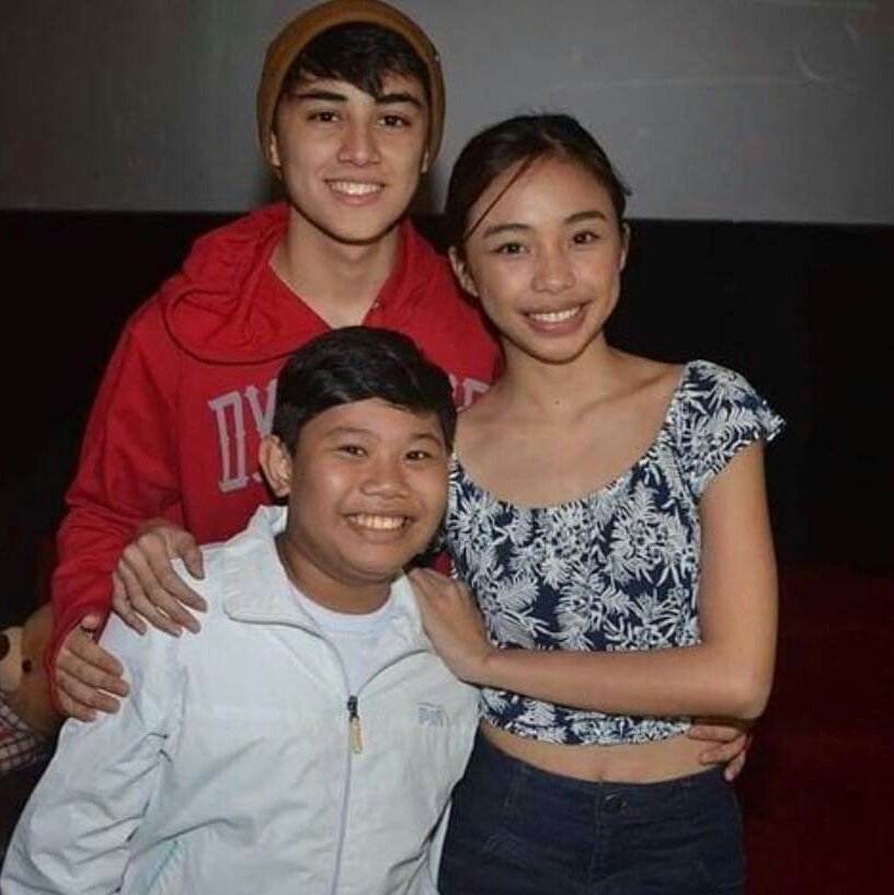 AngeloMaekyl's tweet photo. Pasukan na sa Monday tuwing Sunday na Lang ako makapag team live pero ok Lang importante mkikita kopo kayo Ate Maymay at Kuya Edward proud Solid Maymay Worldwide.
@mor1019 #DyisIsItManila Kakayanin Kaya by Maymay Entrata https://t.co/tEYd0i8kGO