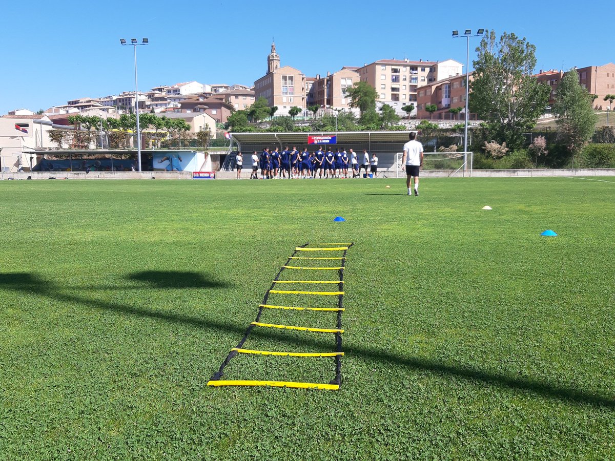 Cadiz_CFCantera's tweet photo. #PromesasCádizB

📷 Buenos días cadistas¡¡¡¡¡

Preparados para comenzar la última sesión de trabajo en las instalaciones deportivas del CD Mendi, en tierras navarras👏👏👏

#Remontada 

💛💙 https://t.co/llBW4gcnCY