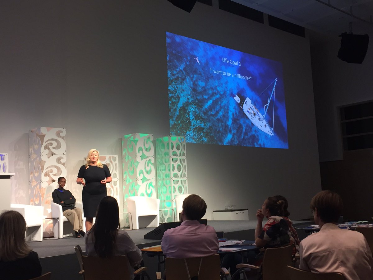 Advice no1 of Fay Sharp of <a href="/BCDTravel/">BCD Travel</a>: „Get closer to your goals by writing them down as this makes it twice as likely for them to come true!“ #shemeansbusiness #IMEX19