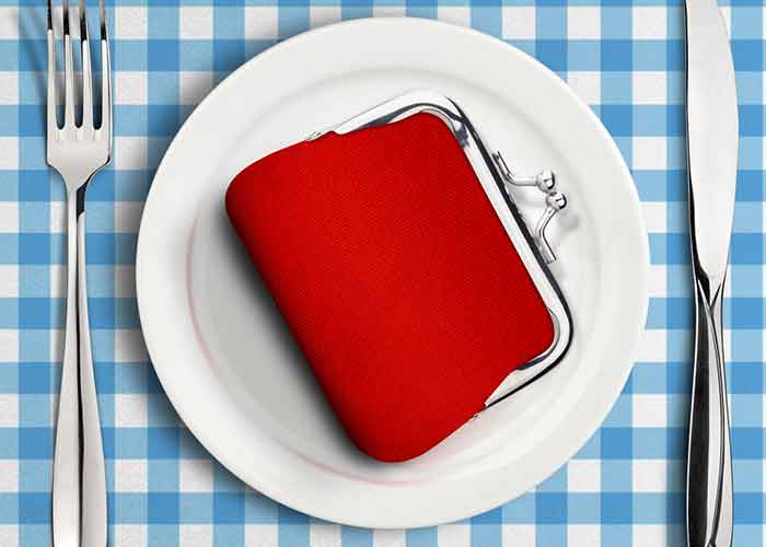 While upbeat consumers will continue to utilize foodservice at a growing rate, they will diversify their spending in a variety of channels. Many consumers will continue to focus on value, particularly if they feel less certain about the future. ow.ly/72qc50t6pyo