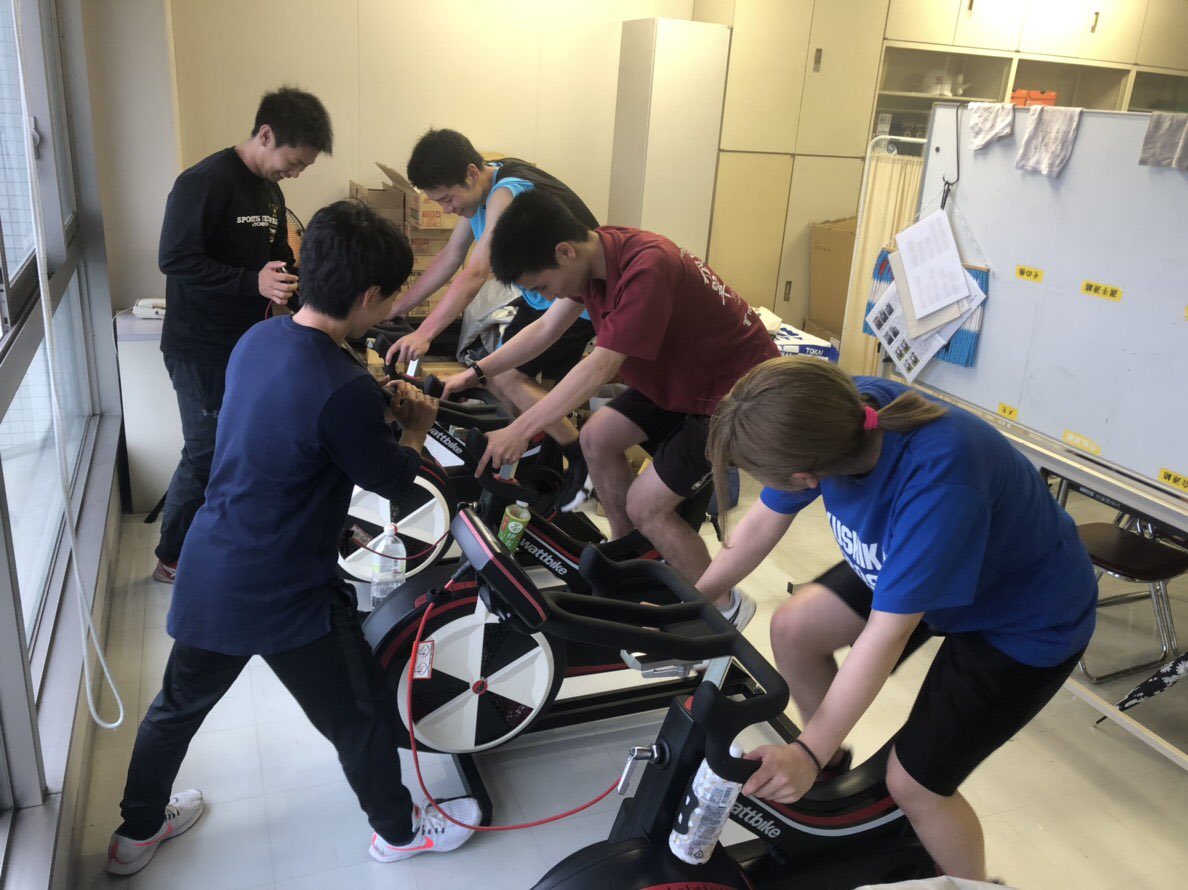 TUMPAbirdman's tweet image. パイロット班のトレーニング環境が新しくなりました💪🦵
今年のパイロットは嬉しすぎて心がぴょんぴょんしています🐰
#wattbike #by19代P