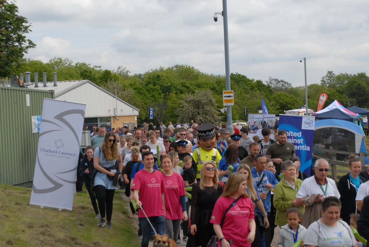 WalkMemory's tweet image. What a wonderful day yesterday for the Wakefield Memory Walk 2019, bringing together our local community to raise funds and awareness to support those affected by dementia #WakefieldMemoryWalk2019 #DAW2019 #CLWay with @YorkshireLegal