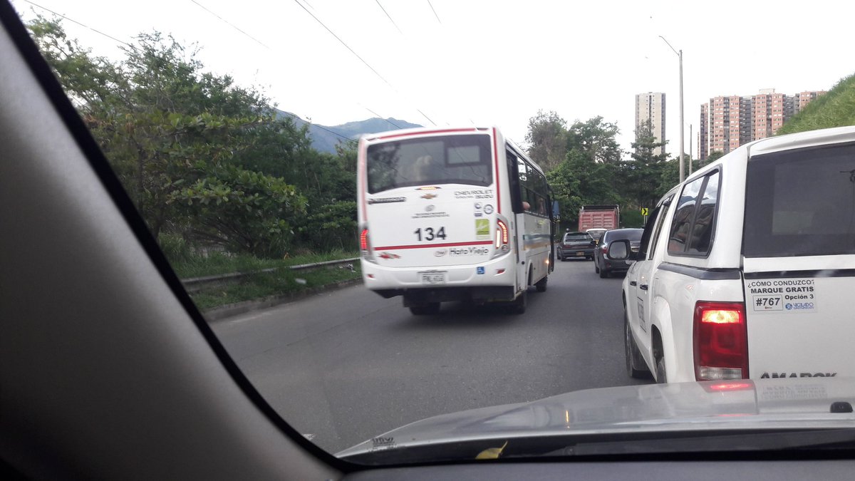 johan_conde's tweet photo. @MovilidadBello via machado antes del round point de la uniminuto, todos los dias despues de las 5:00pm siempre pasa lo mismo, ojala no ocurra un accidente fatal para tomar medidas... https://t.co/s9R7qY2DUD