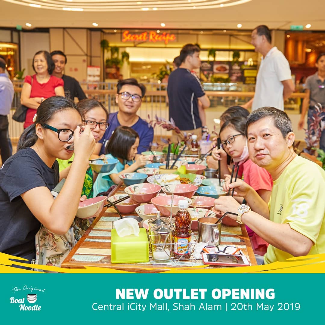 myboatnoodle's tweet photo. What a moment today at Central iCity Mall, Shah Alam!! A lot of happy customers were enjoying their food ππ Jangan lupa esok ada lagi Free Ayam Legend di Central iCity Mall tau!! π #MakanStackRepeat #myboatnoodle #boatnoodle https://t.co/Arz745zLdP