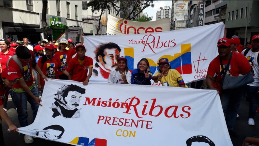 Día a día y en la calle en <a href="/vencedor_ribas/">Misión Ribas</a> hemos demostrado que estamos resteados con <a href="/NicolasMaduro/">Nicolás Maduro</a> y con la Revolución y no permitiremos que imperio alguno nos arrebate nuestra soberanía y nuestra independencia #1añoDeVictoriaPopular #MisiónRibas @psuvaristobulo