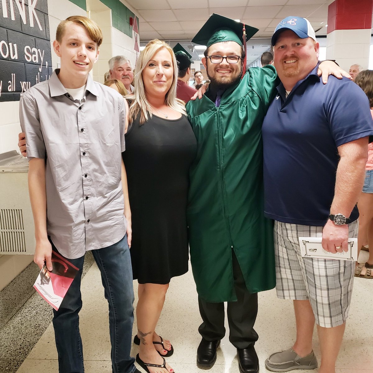 athompson7880's tweet photo. Cody's Graduation day 5/19/19
@athompson6161 @devyt18 https://t.co/qg9m0hVwx6