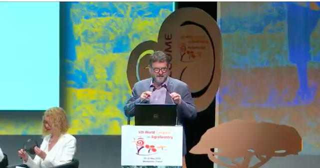 IvanaRadicJean's tweet photo. "Creative genius of humans is immense" #PatrickCaron of the  #HLPE @UN_CFS strating inspirational speech at  #agroforestry2019 

1,5 mlrd of people in some manner depend on #trees 

@GAEAlliance https://t.co/R7LTsTPVOp