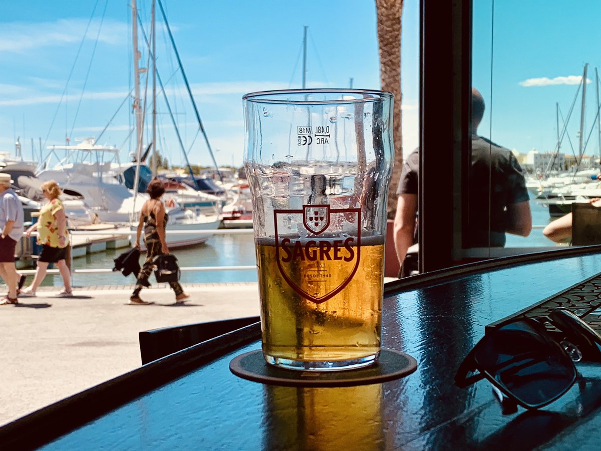 The only glass handling this afternoon is the glass with #sagres lager in #Vilamoura #Portugal