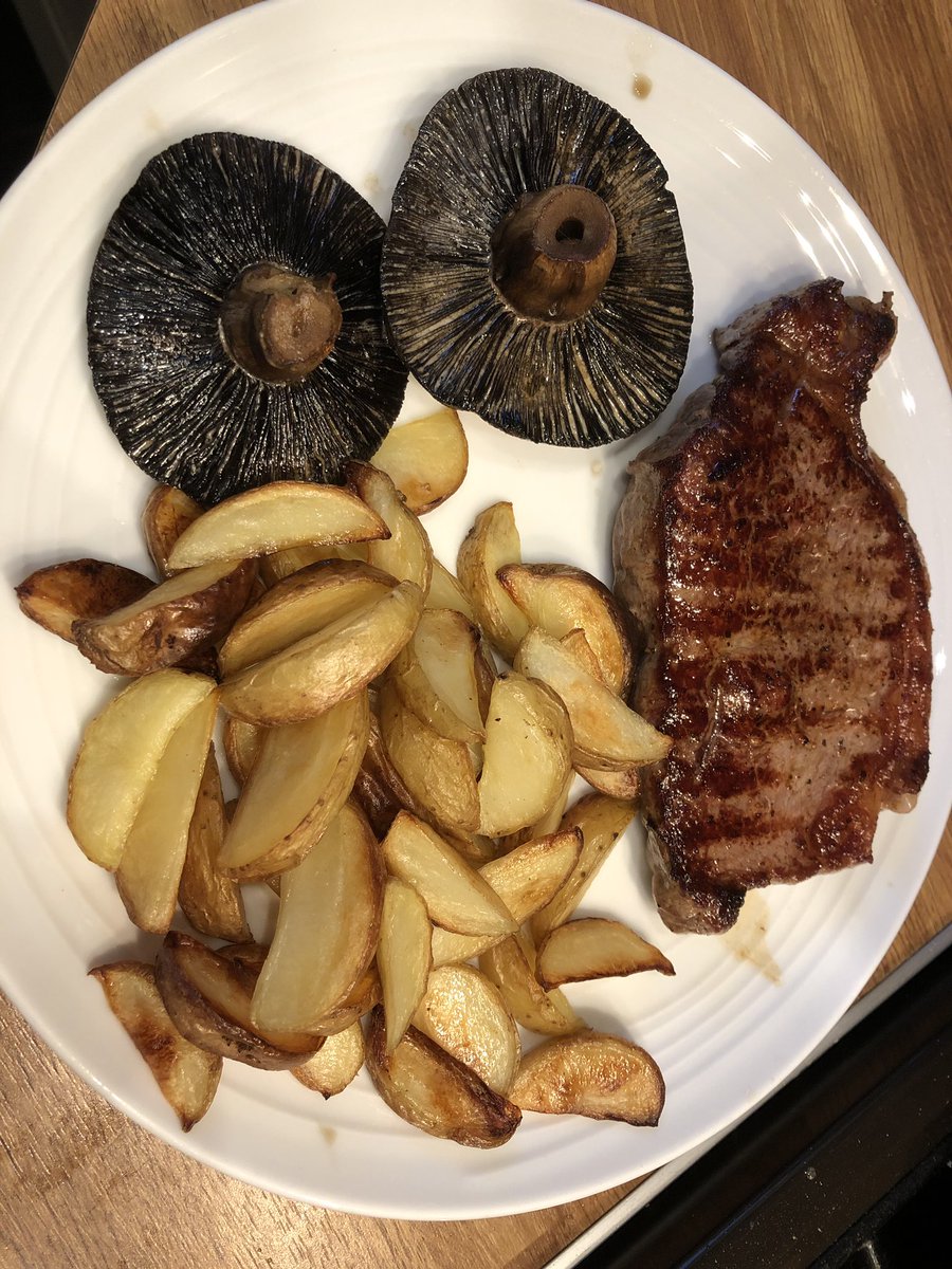 SlimMichellepw's tweet photo. Here are some lovely tasty meals I enjoyed over the weekend. 1 st will be mine soon @fayswhamstead @SlimmingWorld @AldiUK @Frylighthq @nemo_p75 #slimmingworld
#notadiet
#SwAstonUniRec
#SwPerryBarr
#SlimWithMichellePW
#back2target
#weightloss
#healthyeating #frylight #aldi https://t.co/G7jrtRDI0Y