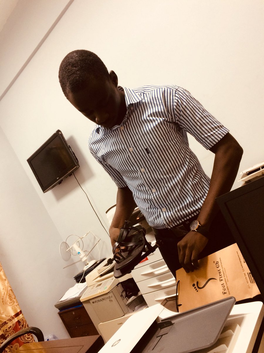 FeetFirstGh1's tweet photo. Thanks for the support.🙇🏾♂️
.
.
.
#feetfirst #feetwithabeat #leatherman #leatherwear #leatherdesigns #leatherfashion #leatherwork #leatherlovers #leatherstyle #leathercraft #leathergoods #leatherproducts #leatherslippers #leathersandals #men #women #children https://t.co/nirpKsXlJ0