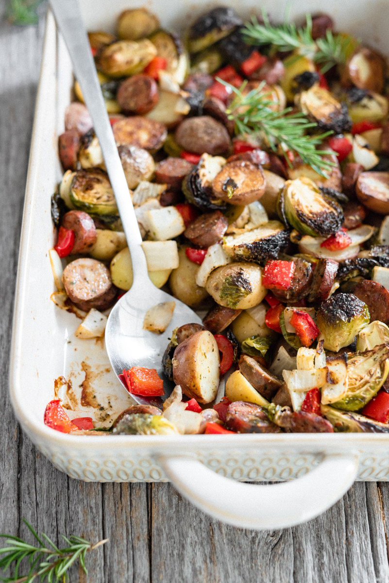 AppleofMyEye7's tweet photo. Easy Healthy Chicken Sausage Bake https://t.co/vfd2AKoKA6 https://t.co/zq6XjpWmW3