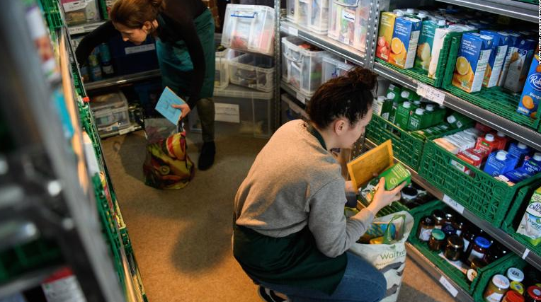 'It beggars belief that in this country increasing numbers, year on year, of families are going hungry.' 

@CNN on @hrw's new report exposing shocking levels of hunger in the #UK 

#Right2Food 

edition.cnn.com/2019/05/20/uk/…

@LaurenMoorhouse