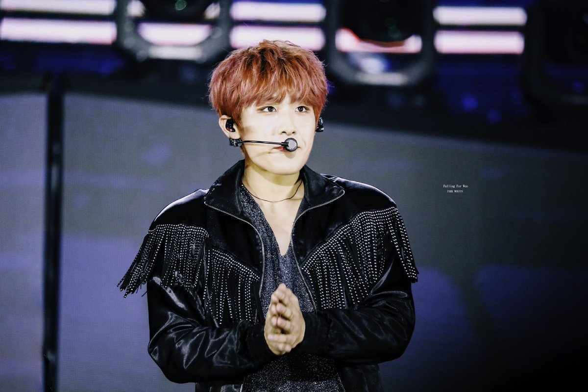 FallforWOO1102's tweet photo. 190518 드림콘서트 

🙏🏻👋🏻

#에이비식스 #박우진 #AB6IX #PARKWOOJIN https://t.co/AxRDCHoNKd