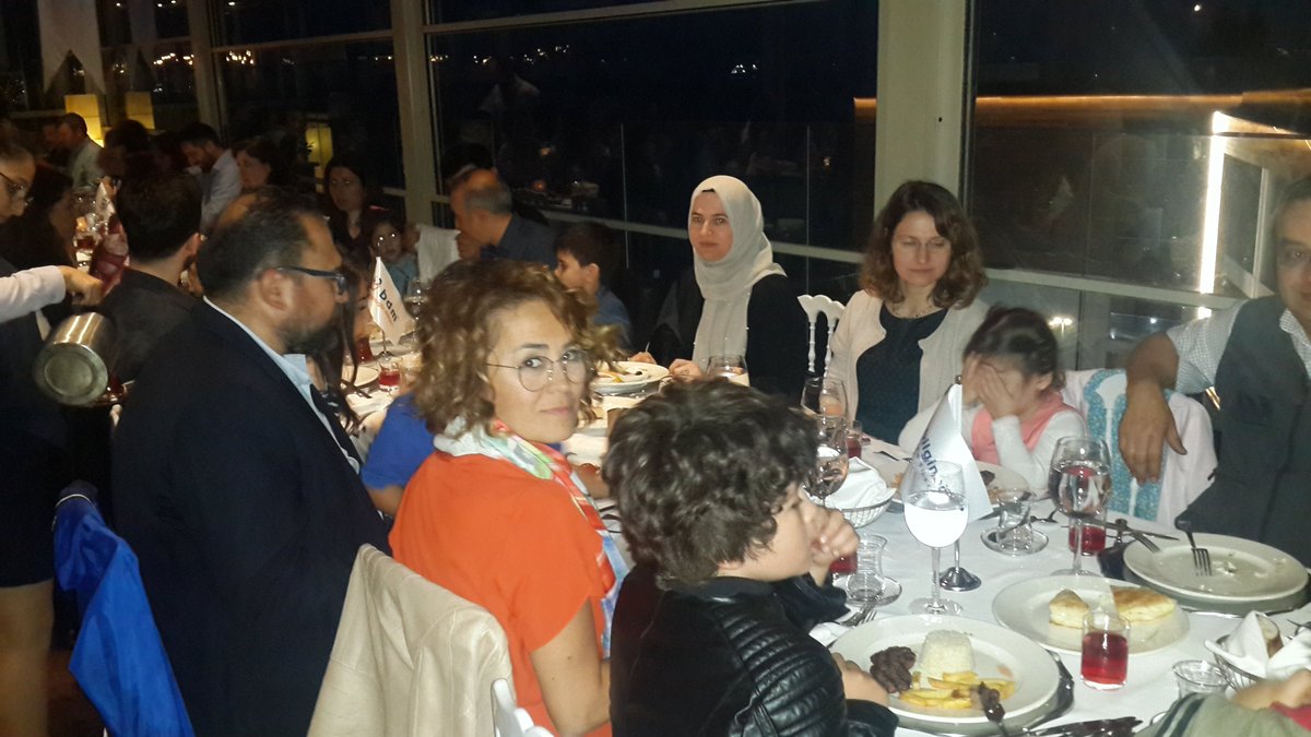 bilginogluend's tweet photo. Bilginoğlu Grup ve KBTR İstanbul Bölgesi çalışanları geleneksel iftar yemeğinde buluştu. Tüm ekip beraber olmanın mutluluğunu yaşadı... #bilginogluendustri #iftar https://t.co/3AsGT3nvtb