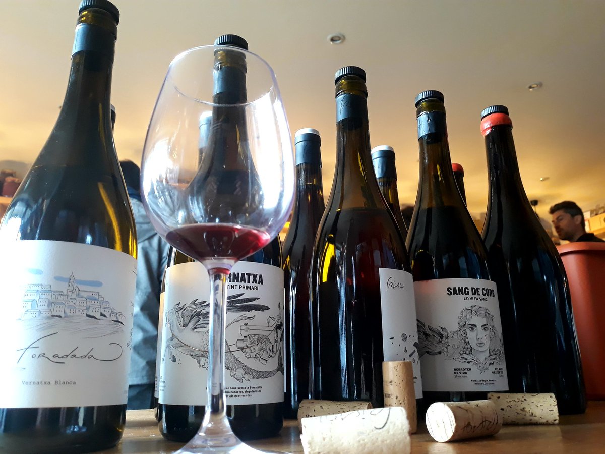 CellerFrisach's tweet photo. BIARRITZ a AlterNat'ivRe!! @arnoak_64 @elements_biarritz @adrisage #TerritoriVernatxa #LoVideCorBera #LoViFaSang #InstintPrimari #OrganicFarming https://t.co/qeP4X1jcIB