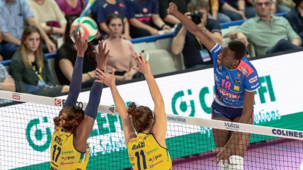 CaleffiHVAC's tweet photo. Grazie. E brave, bravissime. 
@IGOR_Volley Campionesse d'Europa e campionesse di determinazione.

#Igor #SuperFinalsBerlin https://t.co/cVLzZoAYon