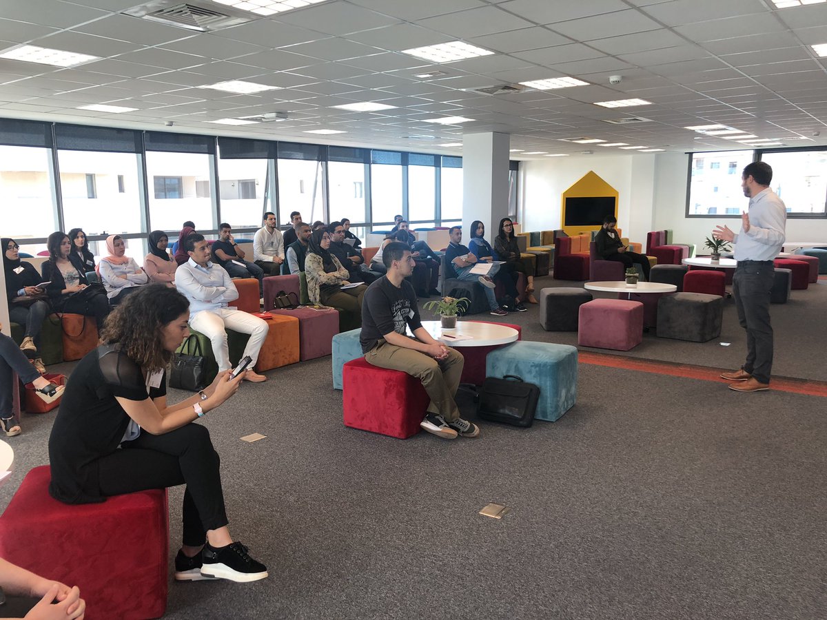 melmahjoubi's tweet photo. #CFME2019 Présentation de la Training Week du Challenge Franco-Marocain de l’Entrepreunariat par @b_huybrechts Directeur Académique @emlyon_casa
30 porteurs de projets qui suivront la formation axée #DesignThinking #Innovation #Creativity #Prototytage #BusinessModel #Strategy https://t.co/T2Phi8zhCv