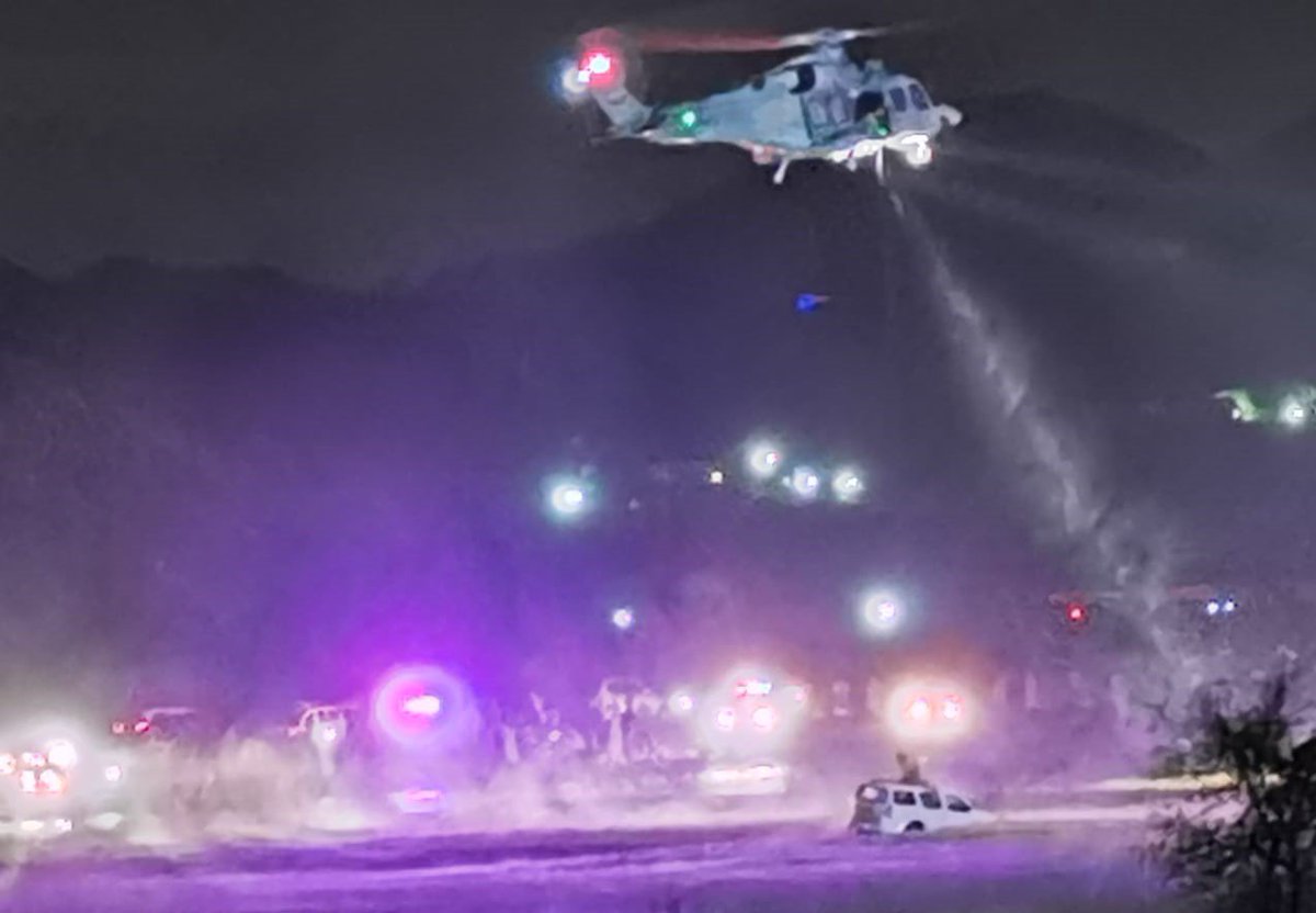 طيران الشرطة يستخدم خلال عمليات الإنقاذ المناظير الليلية لأول مرة وتعرف بمنظومة الرؤية الليلية (NVG) والتي تسهل 75% من عمليات البحث والإنقاذ والإسعاف والدوريات وغيرها من العمليات الليلية #منخفض_الغفران