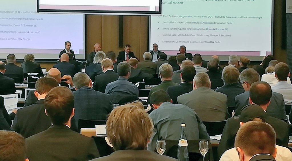 VDC_Fellbach's tweet photo. Digitalisierung im Leichtbau großes Thema beim Technologietag Hybrider Leichtbau.
#THL19 https://t.co/UaWRbWbOYf