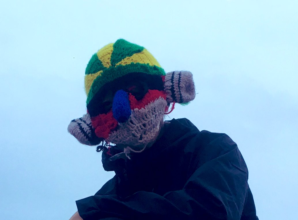 BarGunjoukurage's tweet image. 六周年めでたい。
周年記念コスプレ店員、今晩は徳永ラウェイです。
#皆はこう呼んだ鋼鉄ジーグ
#LochiamavanoJeegRobot
#jeegrobot