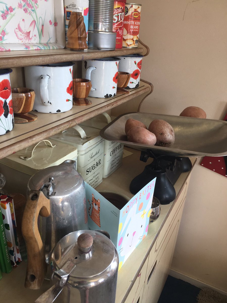 Playingtolearn2's tweet image. Children learn best with what they know - so make sure they have access to what they know 😍😍 #teamtreehouse #EYFS #eytalking #EYMatters