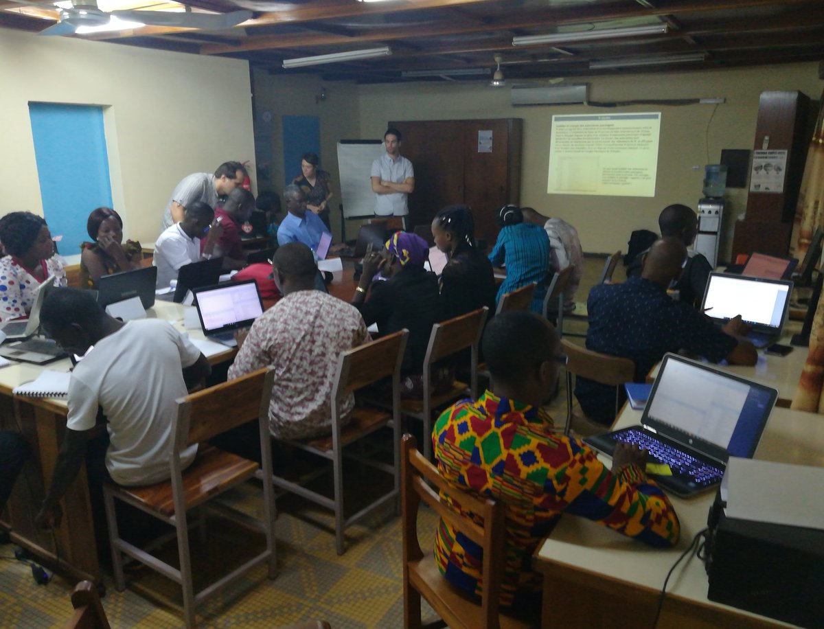 3rd @ird_fr and @cirad #biostat training using #RStats at #bobo-dioulasso 🇧🇫 for students and researchers of #INERA @CIRDES_BF #IRSS @CentreMURAZ.
➡️ New @AfricaRUsers !