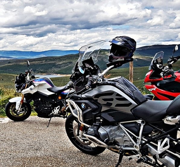 sukiontheroad's tweet photo. MAKE LIFE A RIDE
La vida es un paseo y yo solo un turista. #makelifearider #makelife #bikelife #sukixr #sukiontheroad #bmwmotorad #bmws1000xr #Bmws1000xr #travelbiker https://t.co/S9USOv8WZ1