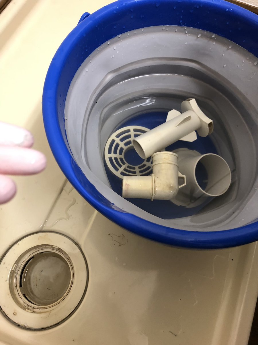 ft_devel's tweet image. すっかり水回り掃除マンになってる。