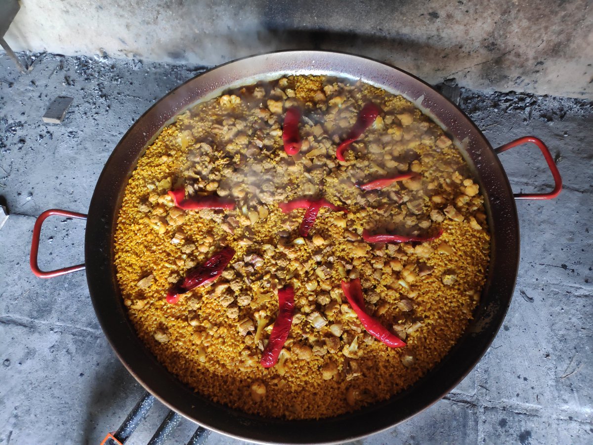 paellapatrimoni's tweet photo. La #Paella de col i costelleta d'ahir diumenge #Campanus #Cassalla @AnisCervero @wikipaella_oficial #terreta https://t.co/tI3u8cSavY