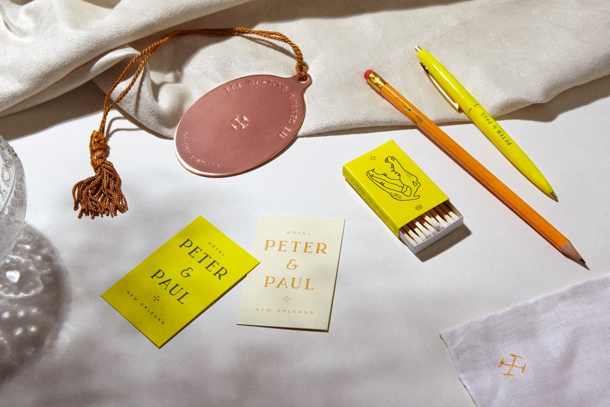 Beautiful branding by Alizée Freudenthal 💛 → behance.net/gallery/768645…