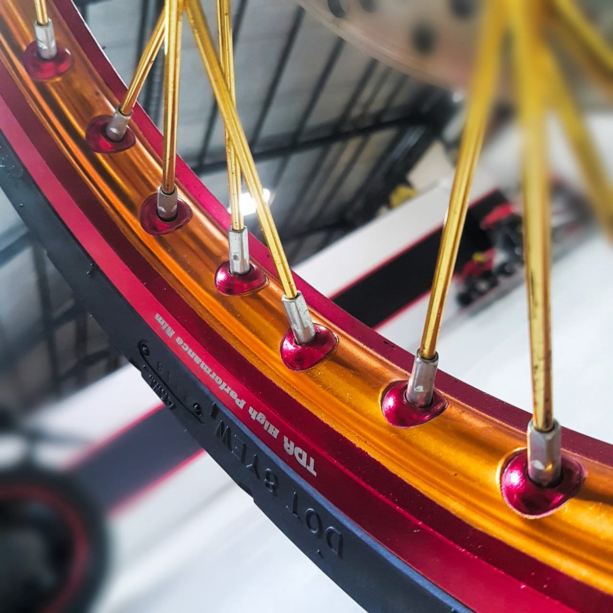 TDR_RACING's tweet photo. TDR Racing Alloy Rim WX Shape 2 Tone made with light &amp; strong aluminium serie 7 material to increase handling &amp; durability. - https://t.co/MwrKK6xW5M
.
#HighPerformanceWheelSystems #Handling #WheelSystems #WXShape https://t.co/nMp4H5LuVn