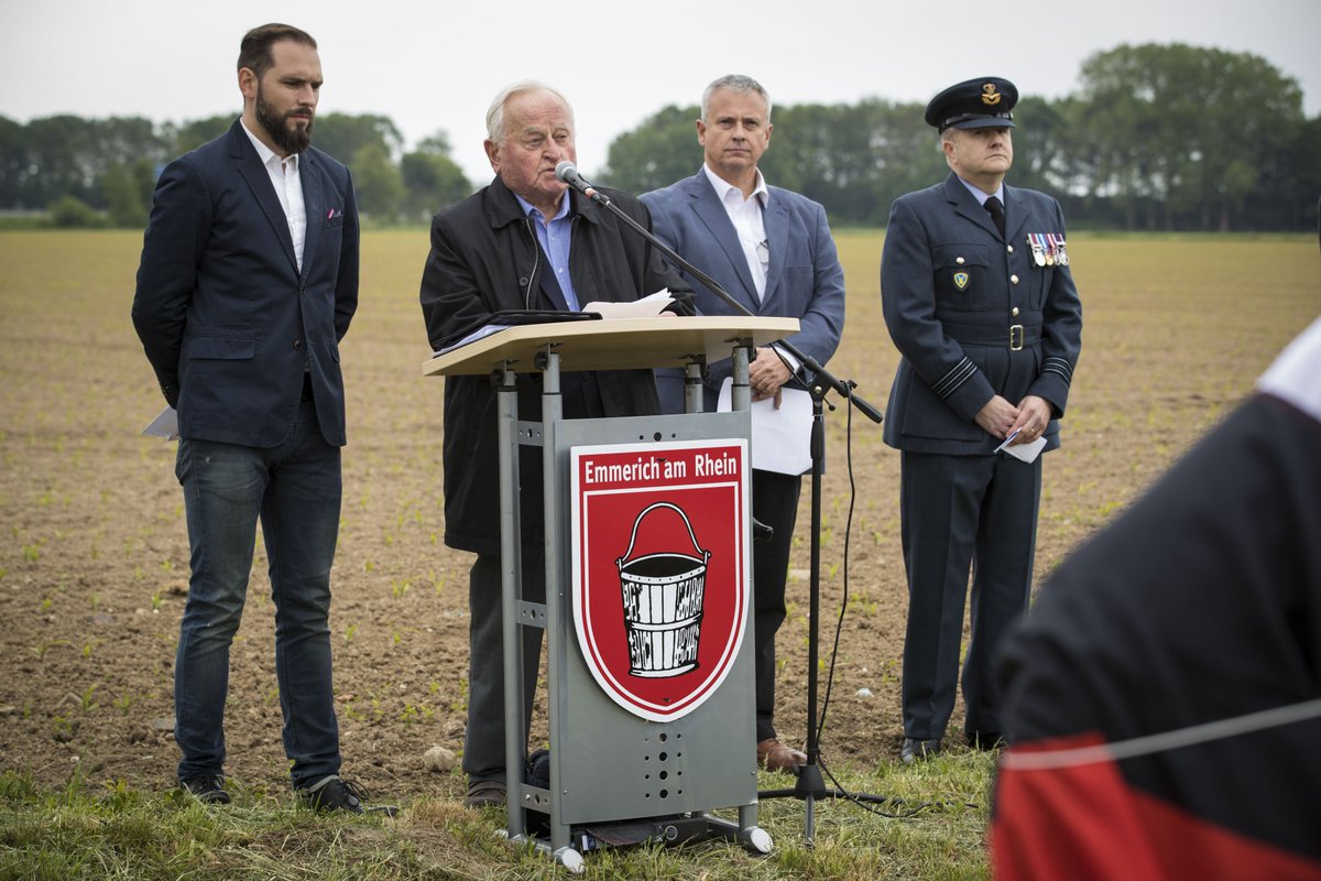 RoyalAirForce's tweet photo. A memorial was unveiled near Emmerich, Germany to mark the 76th anniversary of the loss of 617 Sqn aircraft AJ-Z & the 7 aircrew who lost their lives.
The memorial was organised by local researcher Marcel Hahn & his colleague Mark Welch.
#Dambusters76 https://t.co/Ox4E8o7pnL