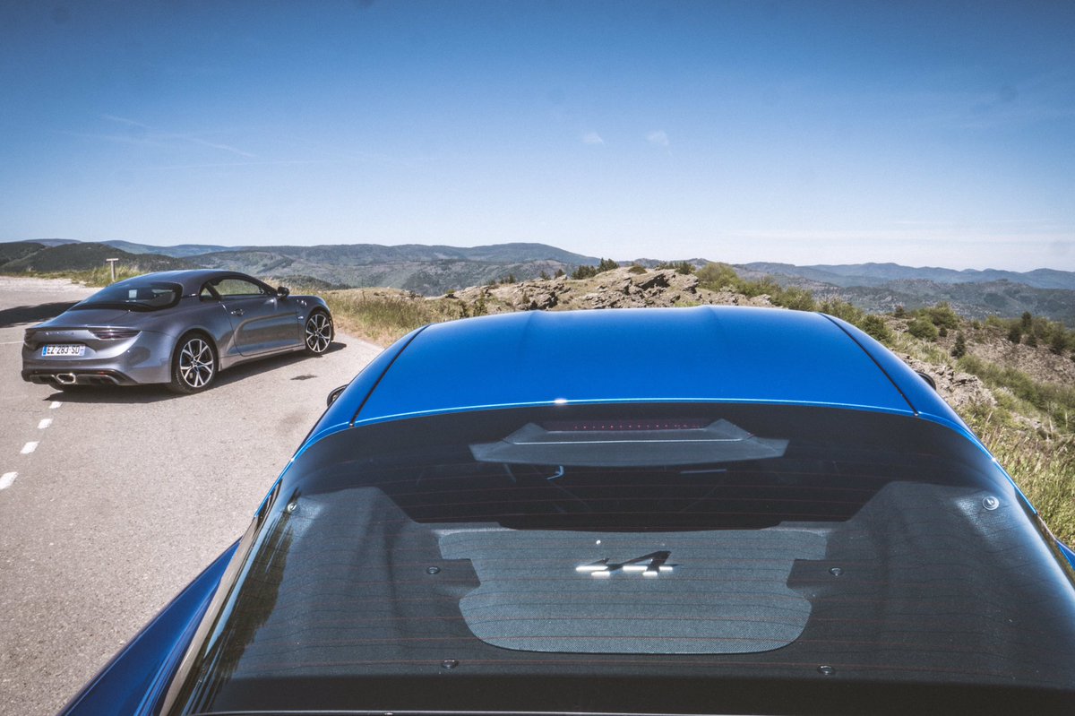 les_alpinistes's tweet image. Bonne semaine à tous ! #alpinea110 #alpinecars #a110 #racingcars #cevennes #legende #premiereedition #pure #gristonnerre #roadtrip #motivation #mondaymotivation