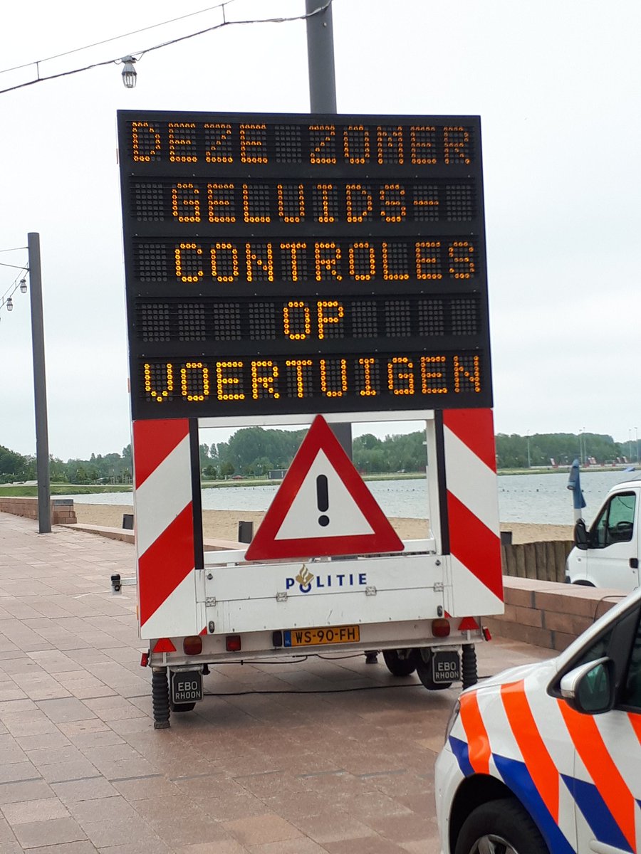 Het is misschien nog geen zomer maar een waarschuwing vooraf kan geen kwaad. #Nesselande #Rotterdam.