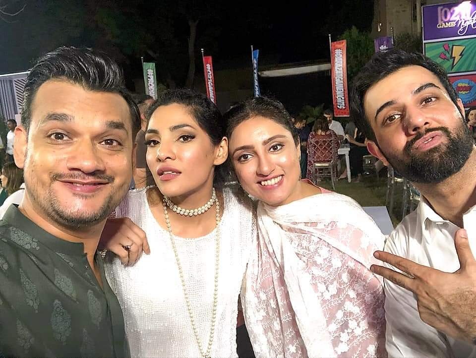 ZubiaMotiwalla's tweet photo. Fun game night!
.
.
#zubiamotiwalla  #production021 #sehri #gamenight #ramadan #ramadan2019 #021gamenights #movieshoovy #differentthinking #fashionbloggers #fashiondesigner #darazatgamenight #daraz #Team021 #021nights #021gamenight 
@Xxhalay @Production021 https://t.co/texGD6Iqrb