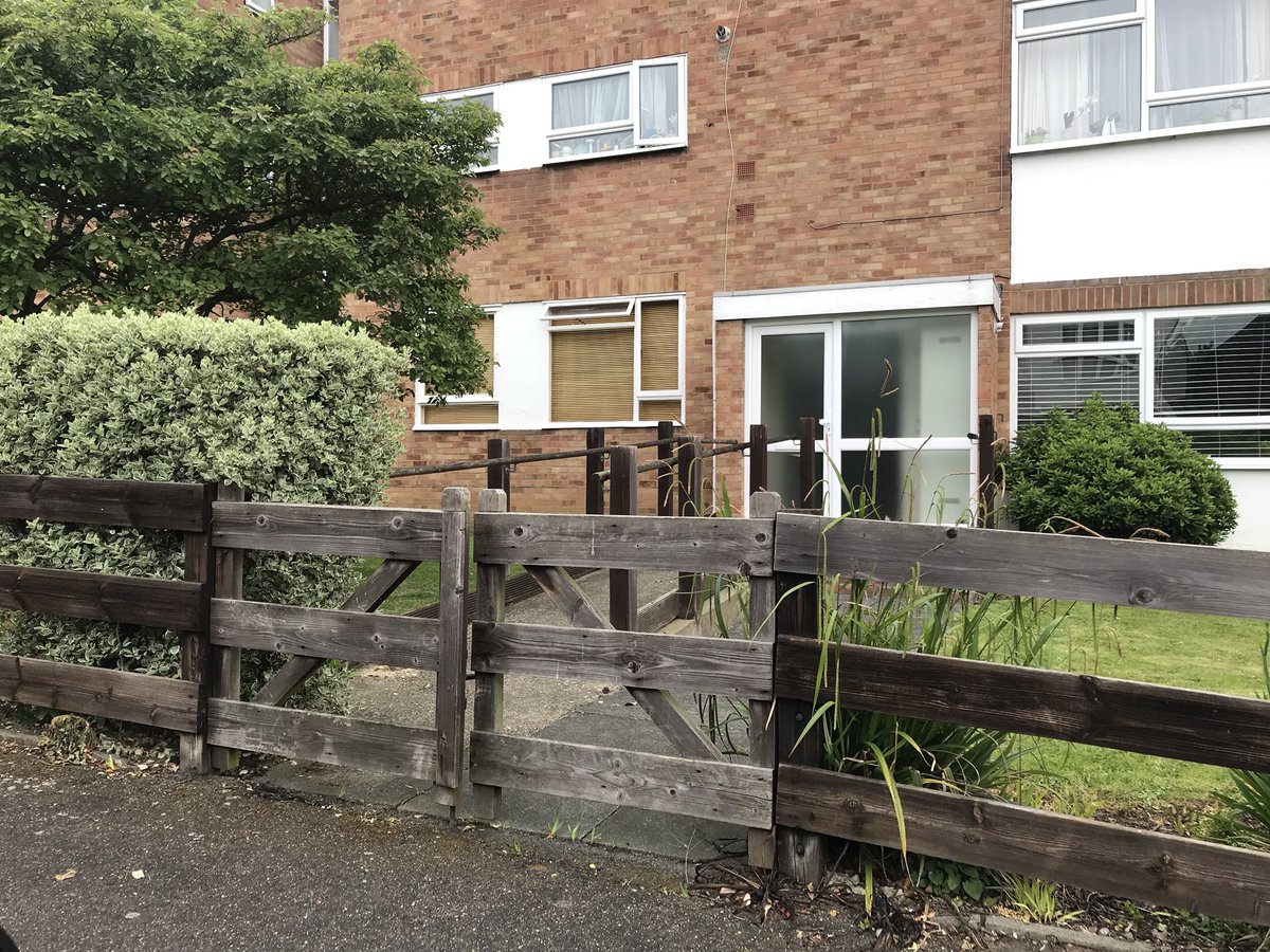 jsestateagents's tweet photo. JS&amp;co are pleased to the lettings market this newly renovated 2bed in IG8.  The property benefits from parking and open plan kitchen &amp; modern kitchen. 
CALL NOW to arrange a viewing! 
#propertymanagement #lettings #IG8 #essex https://t.co/ID3ufrgofc