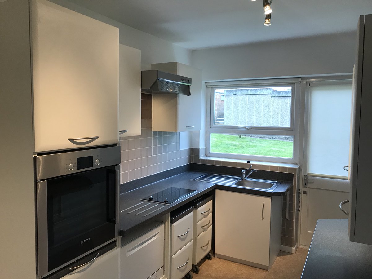 jsestateagents's tweet photo. JS&amp;co are pleased to the lettings market this newly renovated 2bed in IG8.  The property benefits from parking and open plan kitchen &amp; modern kitchen. 
CALL NOW to arrange a viewing! 
#propertymanagement #lettings #IG8 #essex https://t.co/ID3ufrgofc