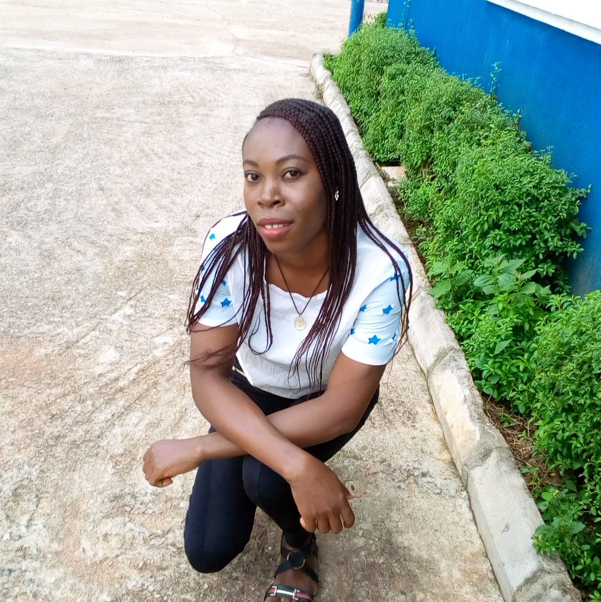 yvonneduces's tweet photo. #NewProfilePic https://t.co/pWL6eS01EK