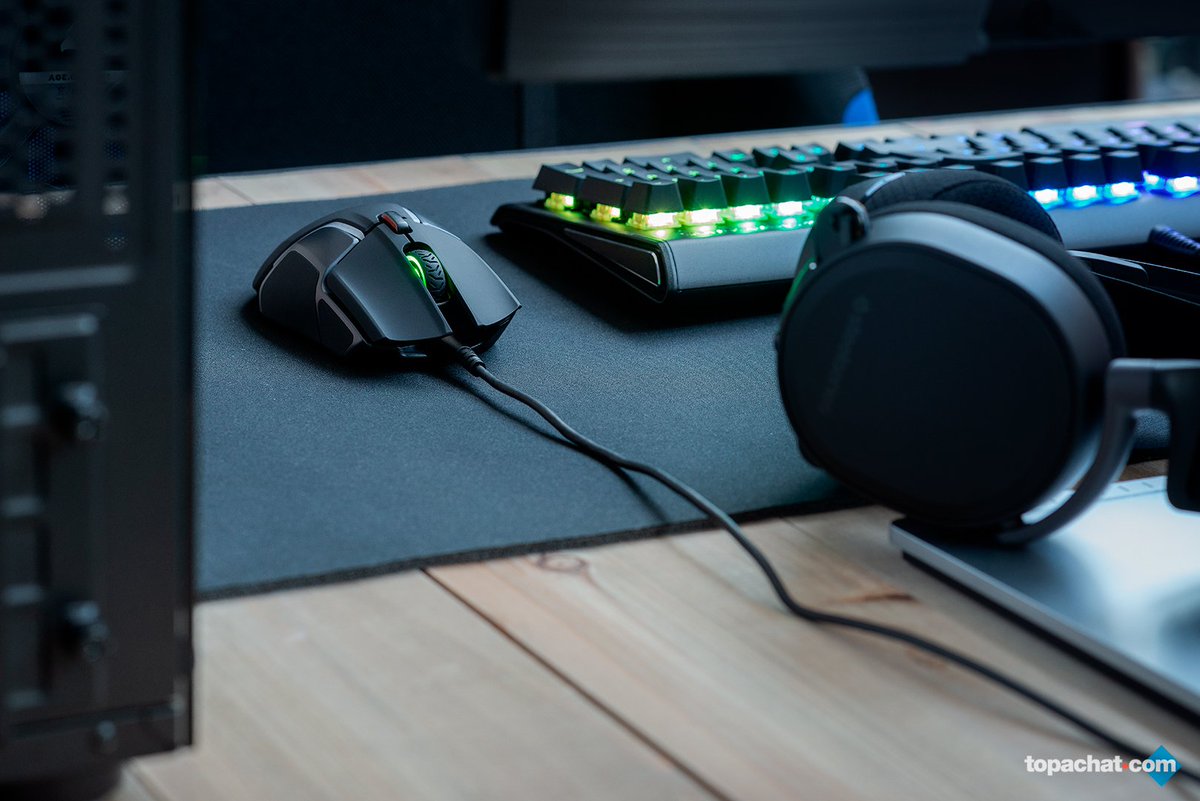 TopAchat's tweet photo. @ballistixFR @Seagate @Thermaltake_fr @bequietofficial @IntelFrance La grandiose #Config12 est accompagnée d'un pack de périph' clavier + souris + casque @SteelSeriesFR de toute beauté !
https://t.co/NMA7u1WG8n
☑ Apex M750
☑ Rival 650
☑ Arctis Pro
Participe ici ⬇
https://t.co/GRKq2JBS27 https://t.co/g6Oj1dBEJ9