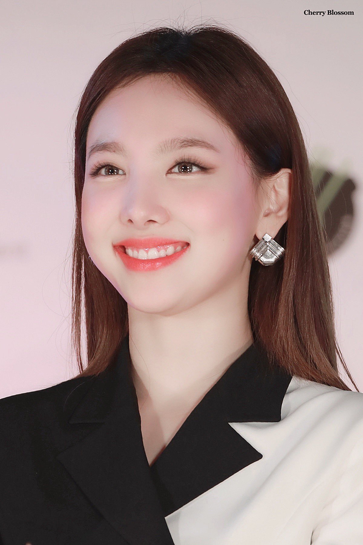 D7ARg9PUEAACenV.jpg:orig