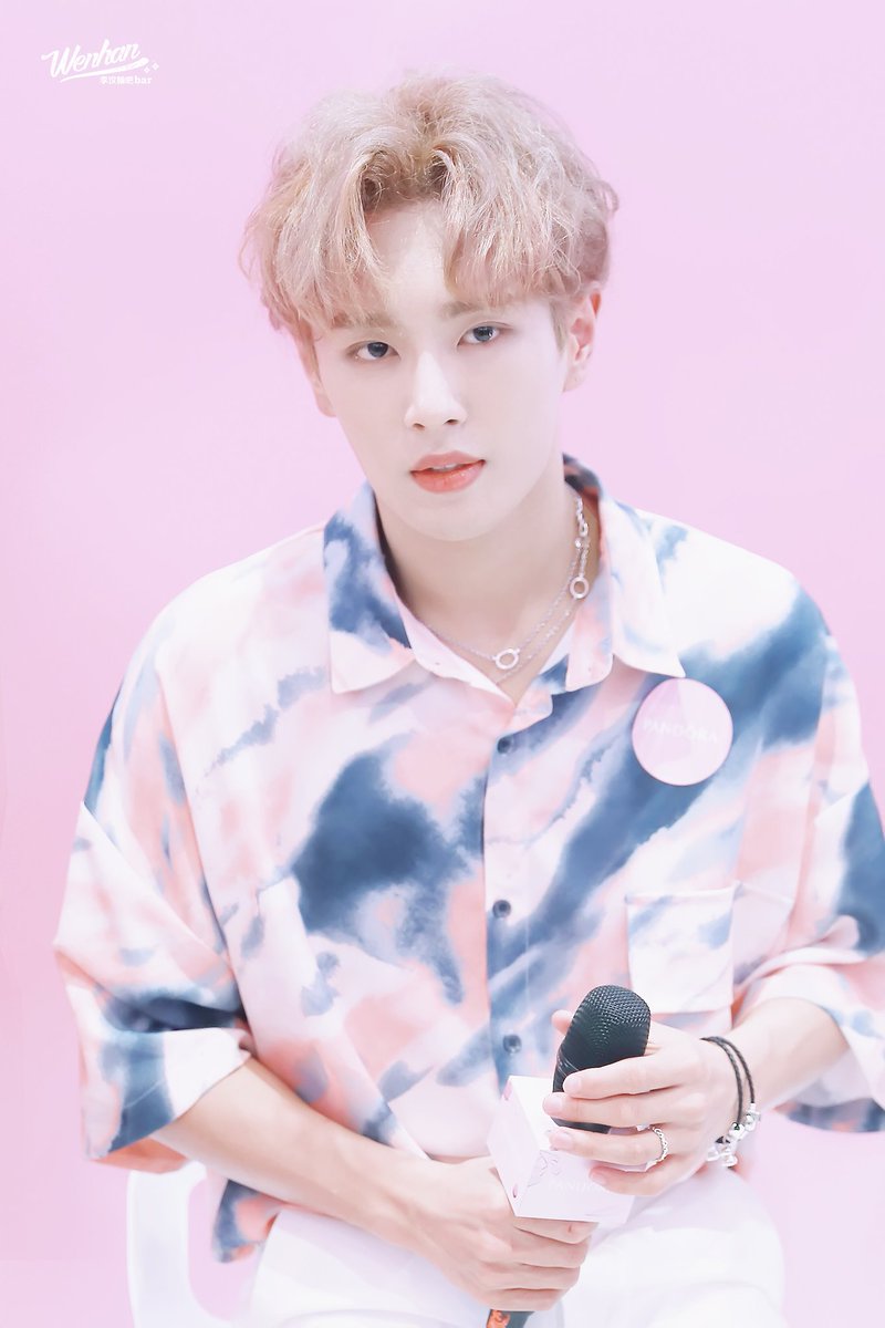 WenhanBar's tweet photo. 190517|潘多拉活动①
After shattering the spring breeze from south to north, I run to you with full of joy
#李汶翰 #WENHAN #문한 #유나인 #UNIQ #UNINE https://t.co/mMhqwAsYS8