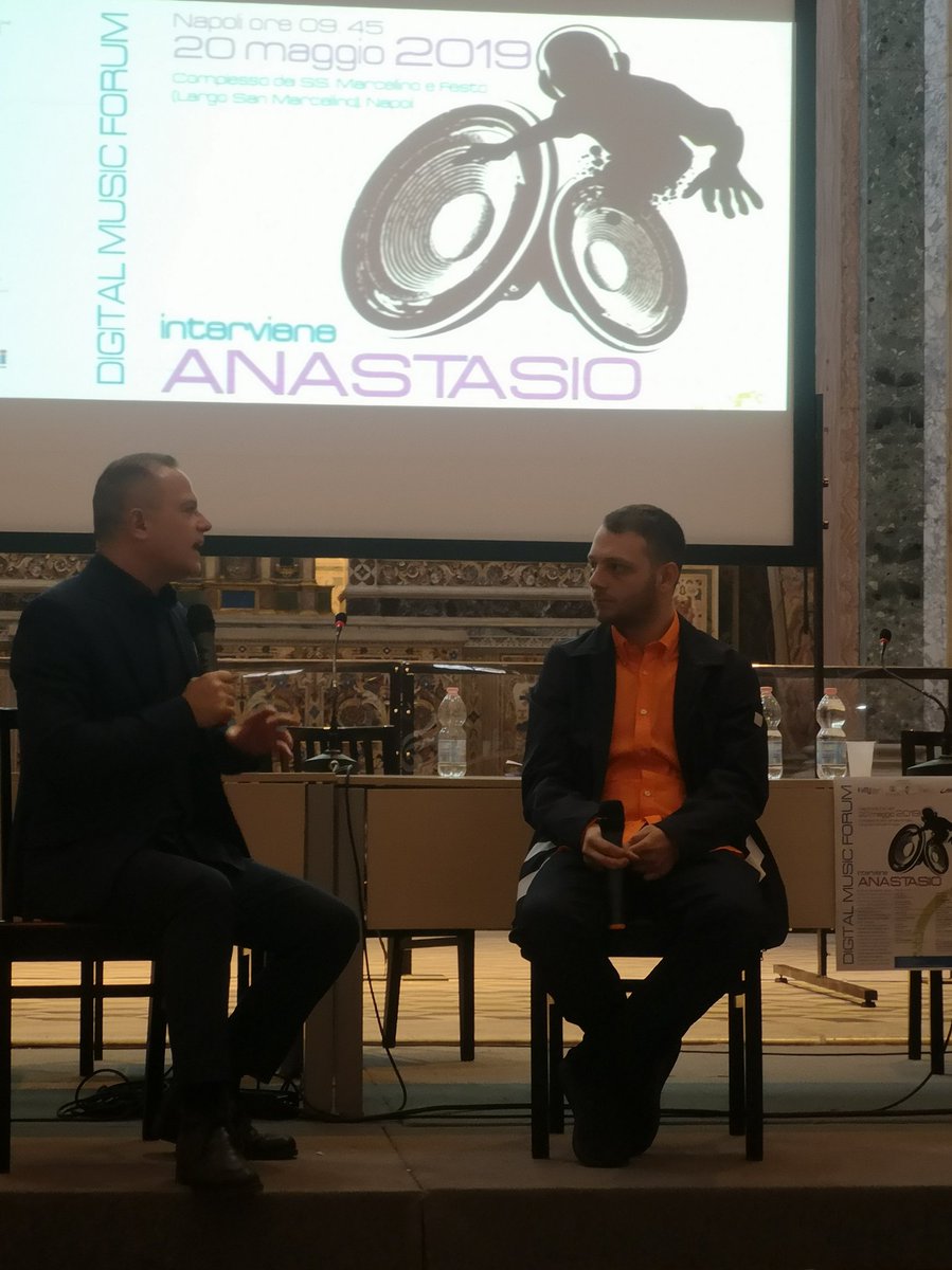 mattiaesposit0's tweet photo. Al #DigitalMusicForum...
#Anastasio!
Intervistato da @LelloSavonardo, Marco parla dei suoi inizi e la sua passione per la #musica #rap.

"La parola è capace di colpire il cervello nei punti giusti. Non può essere un tappa buchi!"

#Bitgeneration
@Roxannamarino @giovaninapoli https://t.co/8FaS43ar74
